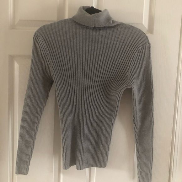 Jeanne Pierre turtle neck cotton grey sweater- medium - Picture 5 of 5